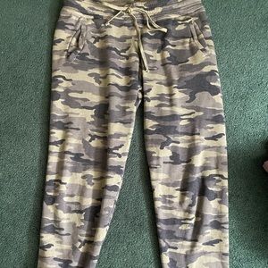 Hardtail camo joggers
